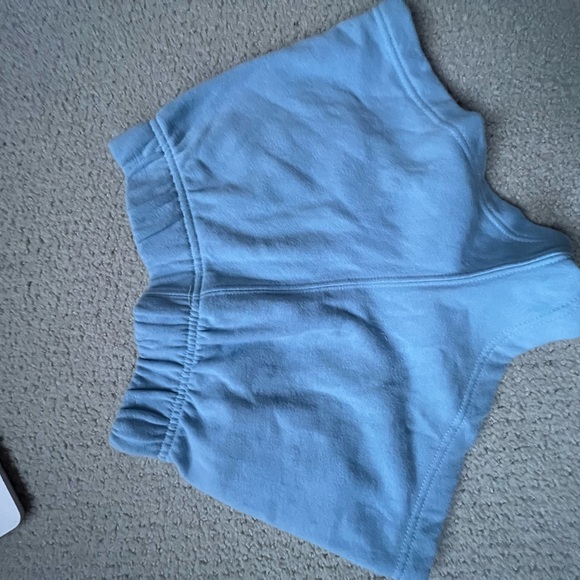 North face shorts - Picture 4 of 5